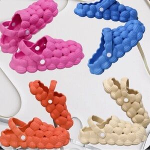 Women Bubble Clogs